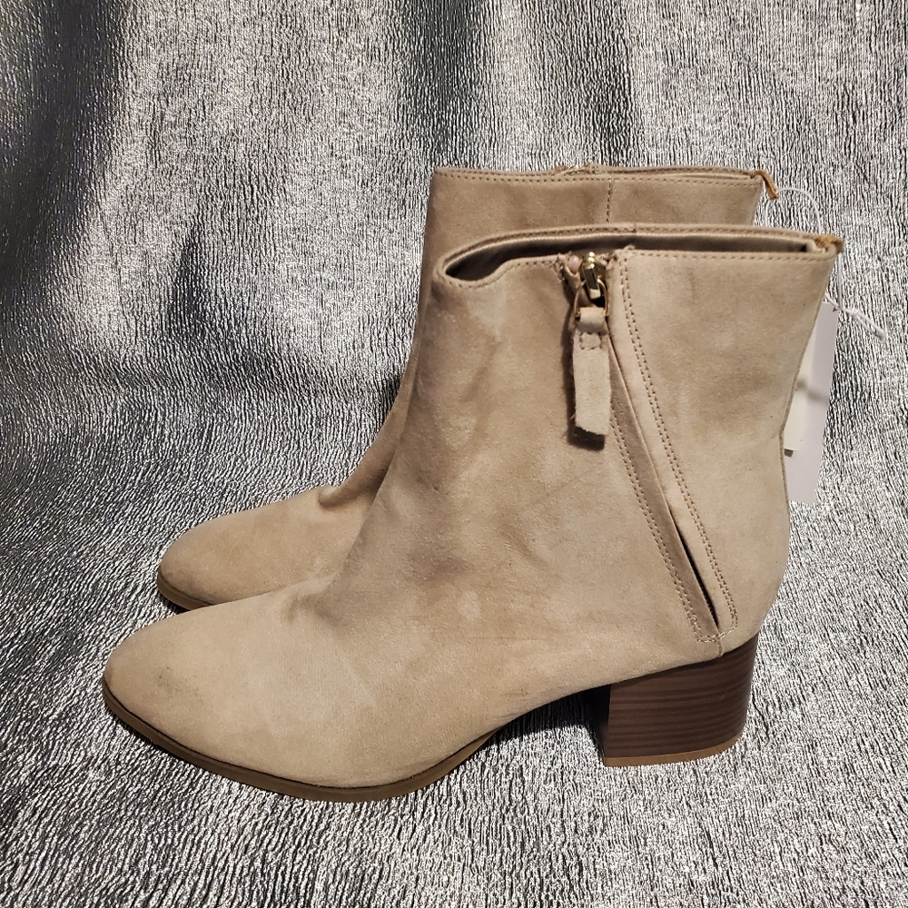 Tan Boots - Picture 2 of 6